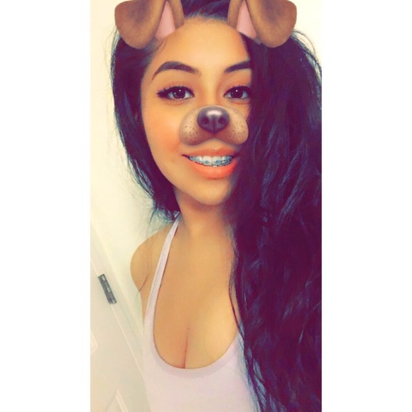 Profile Picture of Giselle Solano (@gsolano_) on Poshmark