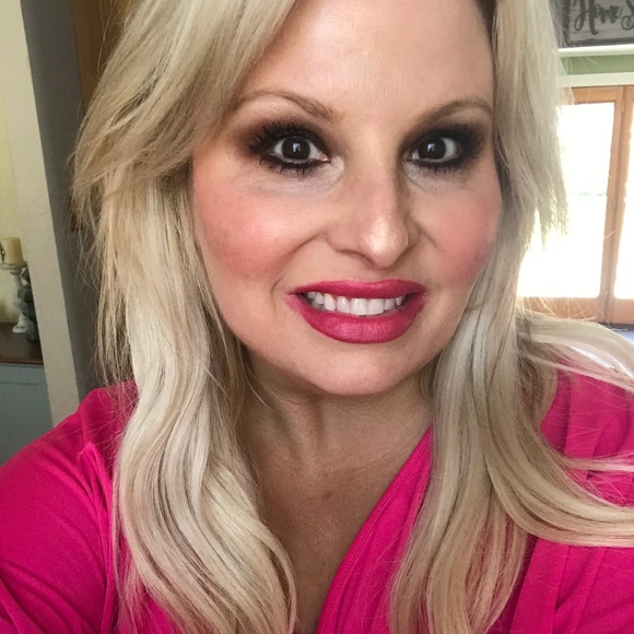 Profile Picture of Danielle Guidroz (@danielleguidroz) on Poshmark