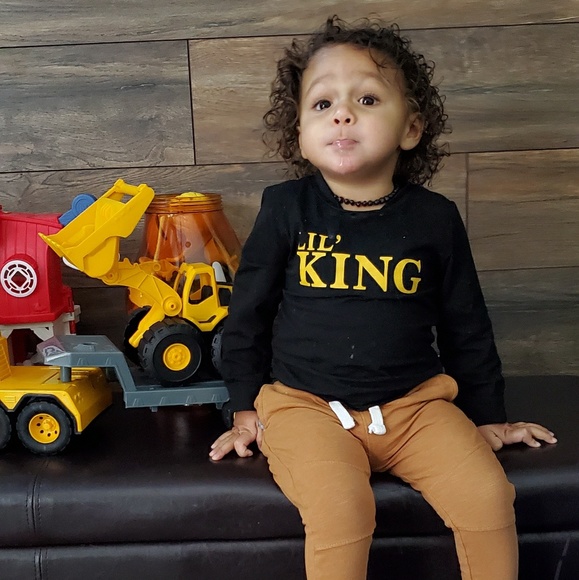 Profile Picture of Adam Stoneham (@adamstoneham81) on Poshmark