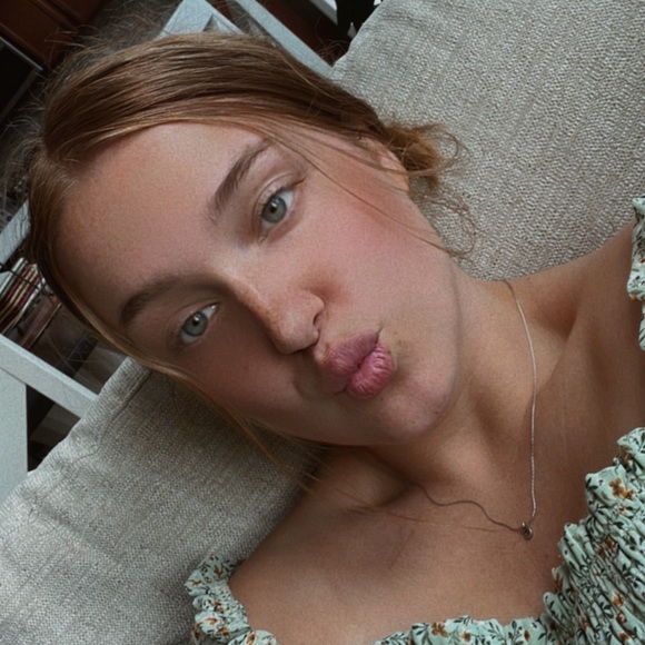 Profile Picture of Jordyn Mitchell (@jordynkayew) on Poshmark