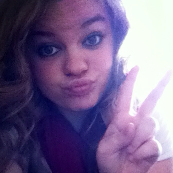 Profile Picture of Chasitee Lawson (@theshit13) on Poshmark