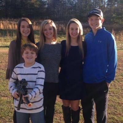 Profile Picture of Cindy Devaney (@cdev74) on Twitter