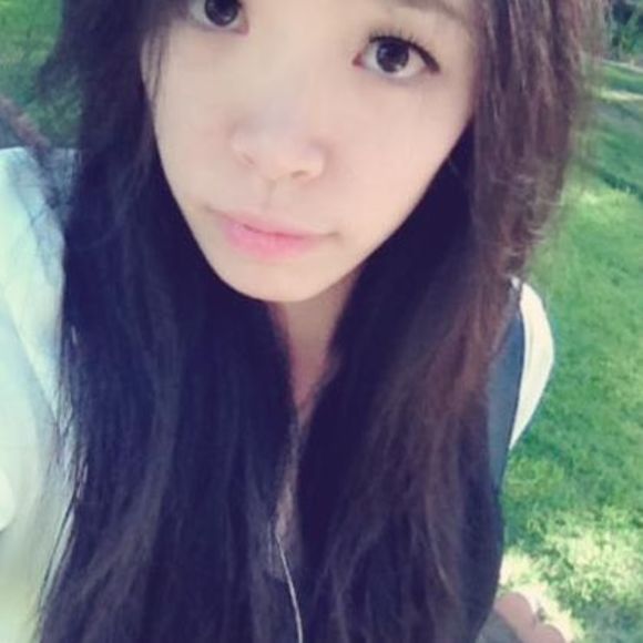 Profile Picture of Chan Lin (@lin2426) on Poshmark