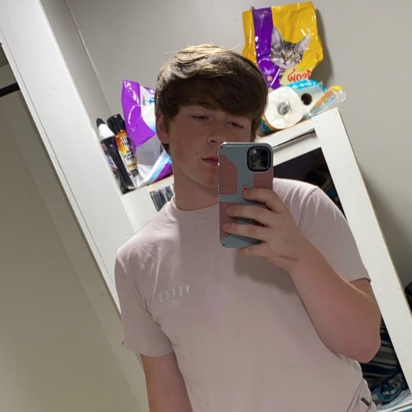 Profile Picture of Mark Sanders (@mwsanders12) on Poshmark