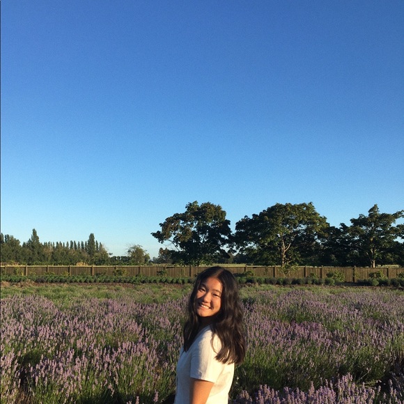 Profile Picture of Claire Liu (@urmomclaire) on Poshmark