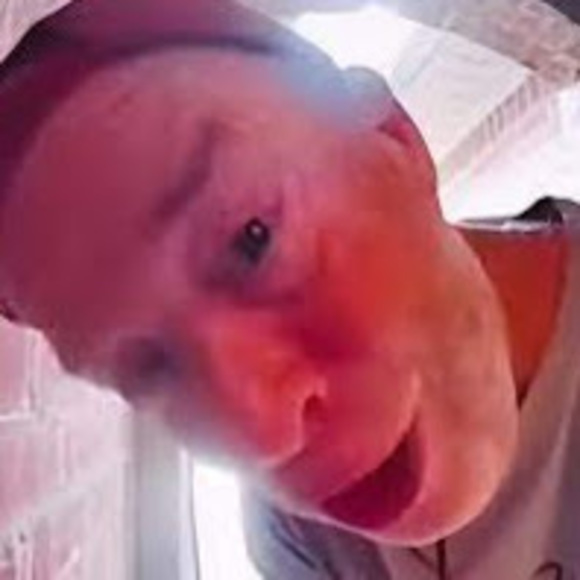 Profile Picture of Elise Introna (@eliseintrona) on Poshmark