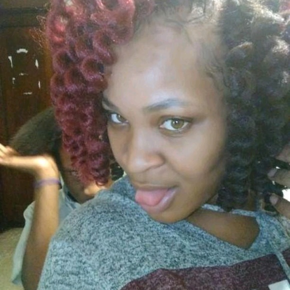 Profile Picture of Donella Williams (@donellawilliams) on Poshmark