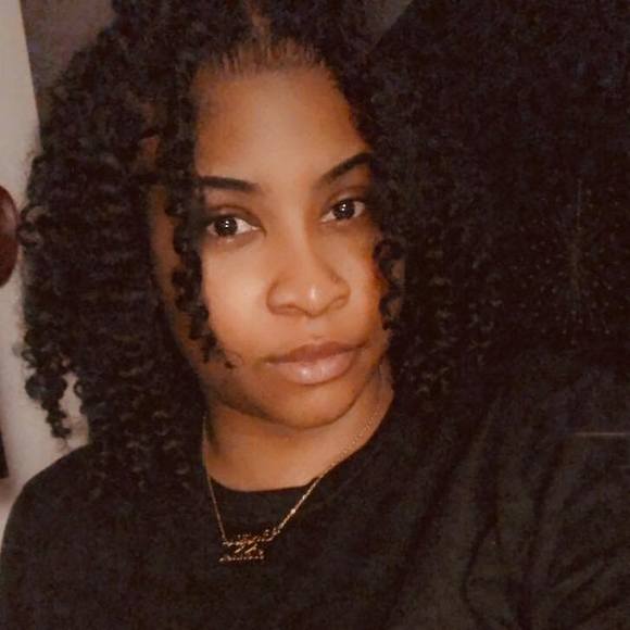 Profile Picture of Christina Withers (@cwithers) on Poshmark