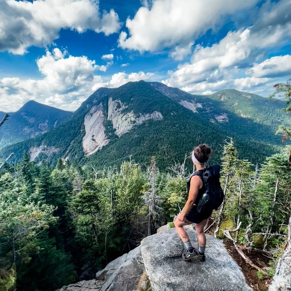 Profile Picture of Lea Perham (@formefit) on Poshmark