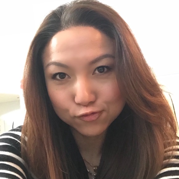 Profile Picture of Doreen Hussmann (@deehuss) on Poshmark