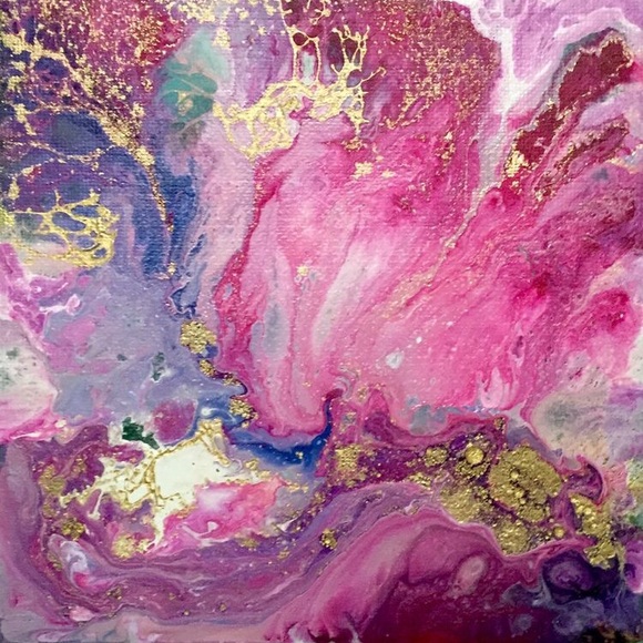 Profile Picture of Macie Walters (@mmwalt528) on Poshmark