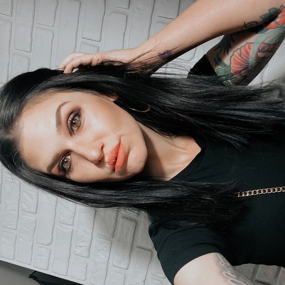 Profile Picture of Allie Mcgilvray (@yayatv) on Poshmark