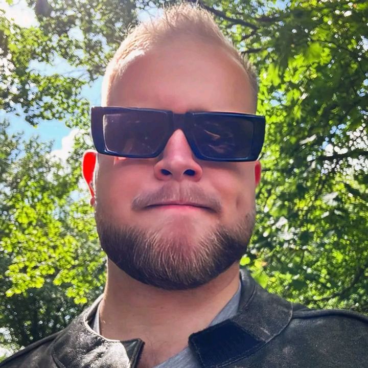 Profile Picture of André wetzel (@flugbegleitbear) on Tiktok