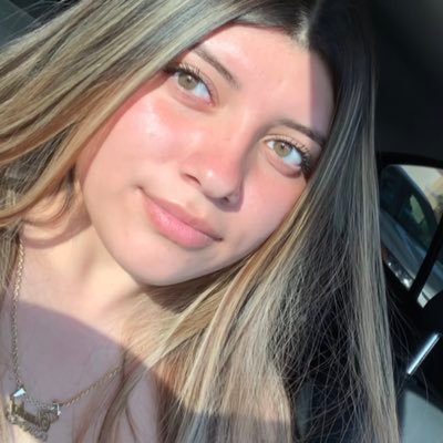 Profile Picture of Claudia  🦋 (@claudia0estrada) on Twitter