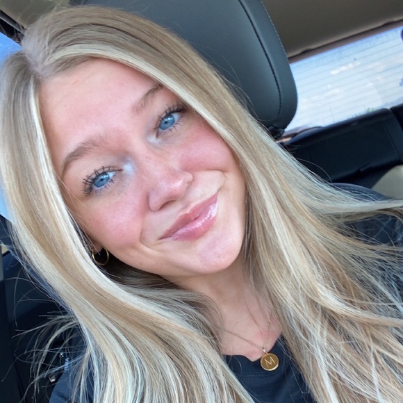 Profile Picture of Maggie Mccully (@maggie0mccully) on Poshmark