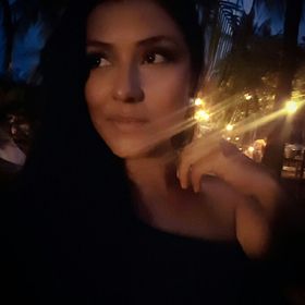 Profile Picture of Paula Solís (@pausolisvindas) on Pinterest