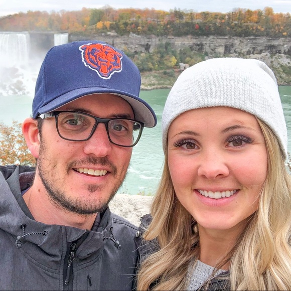 Profile Picture of Carly Helmers (@helmerscarly) on Poshmark