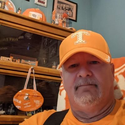 Profile Picture of Robert Crook (@rkcrook43) on Twitter