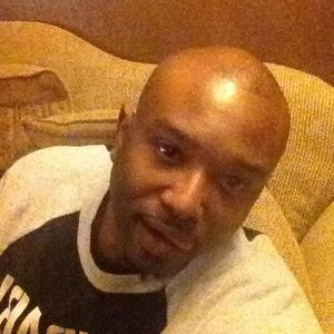 Profile Picture of Ivan Williamson (@IvanWilliamso17) on Twitter