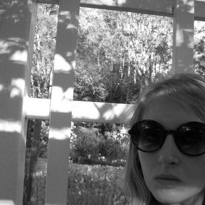 Profile Picture of Molly Milt Murray (@in_greenglasses) on Twitter