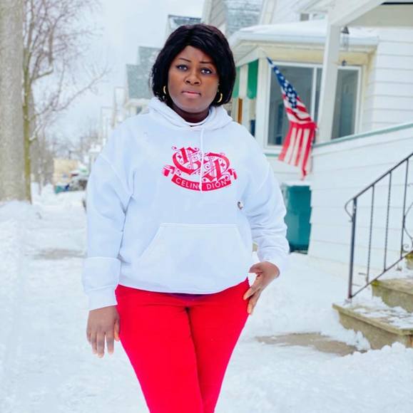 Profile Picture of Amundala Anifa (@mamieomoy) on Poshmark