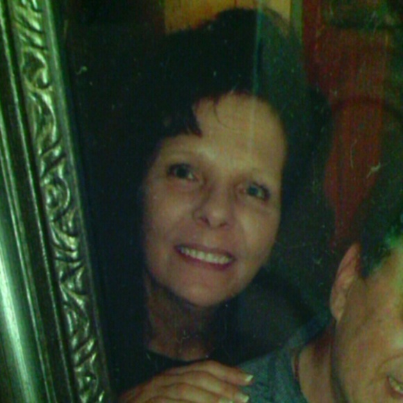 Profile Picture of Joan Brozena (@joanbrozena) on Poshmark