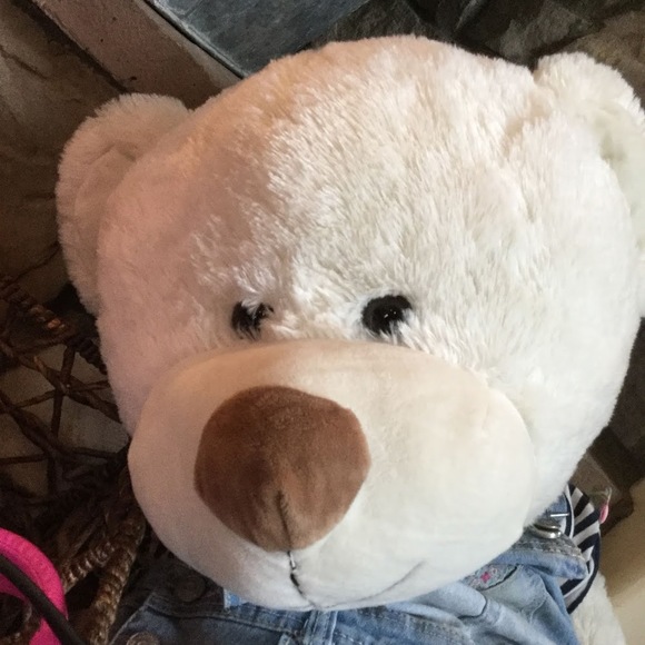 Profile Picture of Ansley Daniel (@bearadam) on Poshmark