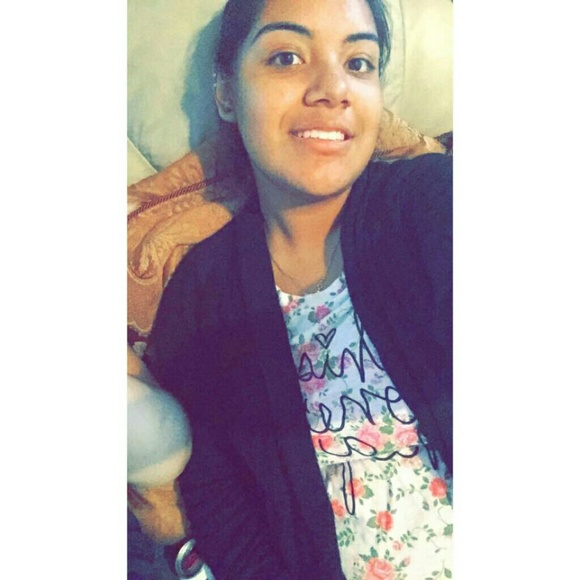 Profile Picture of Luciana Robles (@lucyrob) on Poshmark