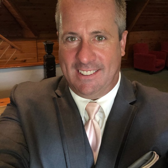 Profile Picture of Mike Warner (@mwarnerahb) on Poshmark
