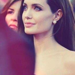 Profile Picture of Mona Yousef (@Monayousef10) on Twitter