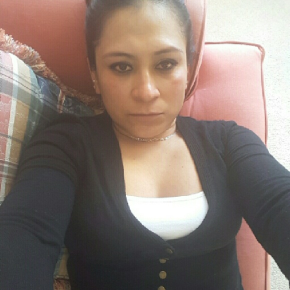 Profile Picture of Anacleto Rosalinda (@rosalinda9984) on Poshmark