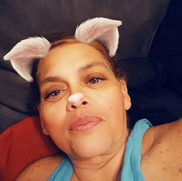 Profile Picture of Rosa Gonzalez (@rosa_1004) on Poshmark