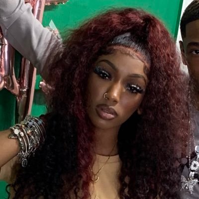 Profile Picture of Veethestylist (@SiveionUnique) on Twitter
