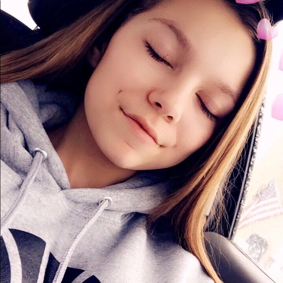 Profile Picture of Sierra Maxham (@sierramaxham) on Poshmark