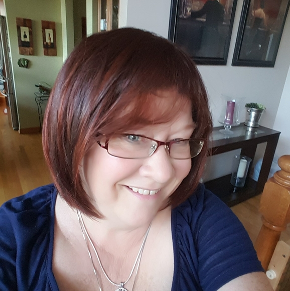 Profile Picture of Alesia ginger Seward glenn (@madhaybay) on Poshmark