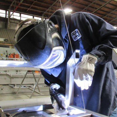 Profile Picture of Zach Teter (@zeter971) on Twitter