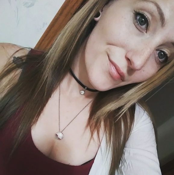 Profile Picture of Stephanie Shaffer (@shaffeybaby1502) on Poshmark