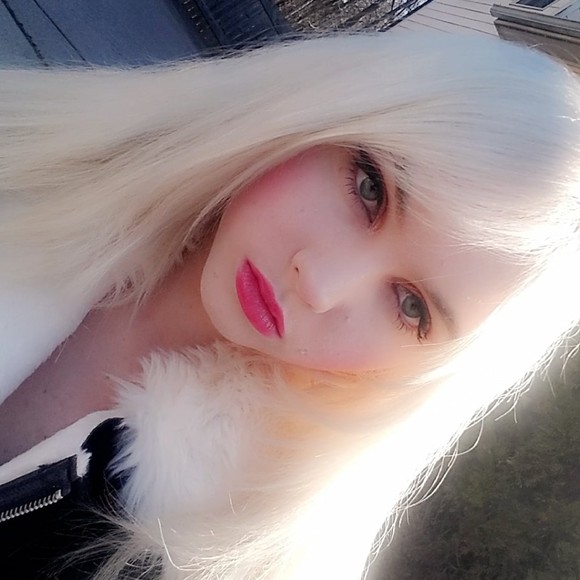Profile Picture of Aries Kendrella (@reesiekitten) on Poshmark