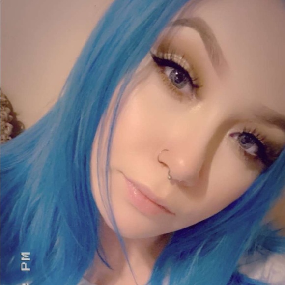 Profile Picture of Haley Kivlen (@hkivlen) on Poshmark