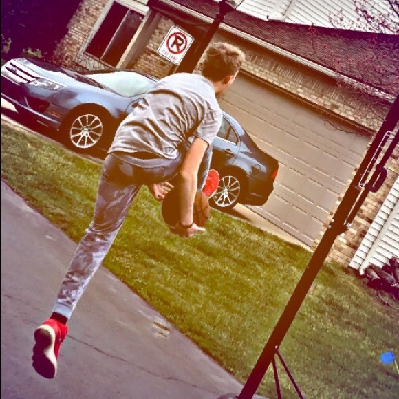 Profile Picture of Brady Isaacson (@bisaacson31) on Poshmark