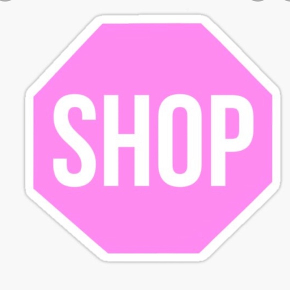 Profile Picture of Claras closet 💗 (@clara_7) on Poshmark