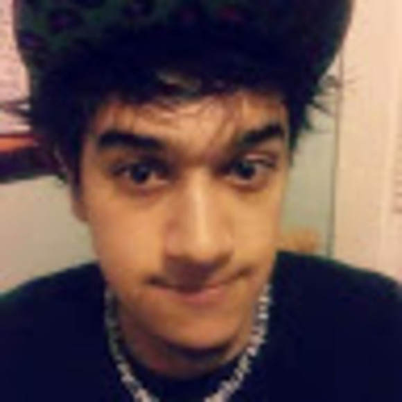 Profile Picture of Brian Moreno (@boldr1213) on Poshmark