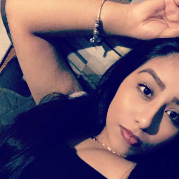Profile Picture of Maria Maria (@littlemaria09) on Poshmark