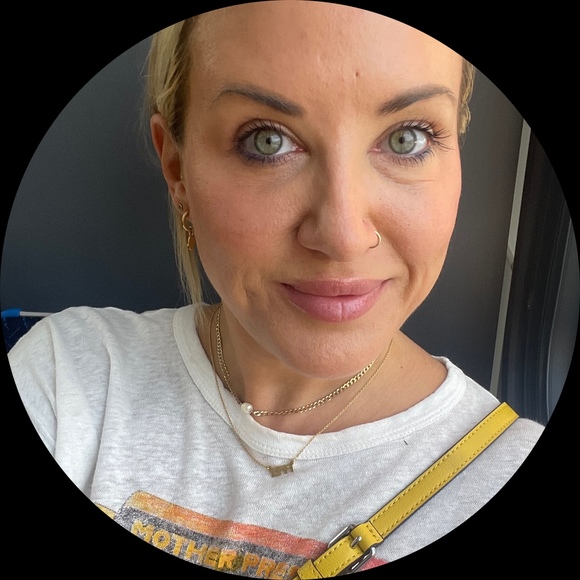 Profile Picture of H Halminiak (@hhalminiak24) on Poshmark