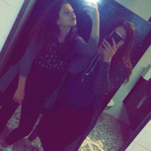 Profile Picture of Daniela Rascol (@dani_babyy27) on Poshmark