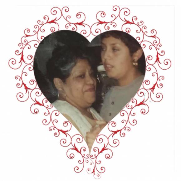 Profile Picture of Amanda Blaine (@amanda41992) on Poshmark