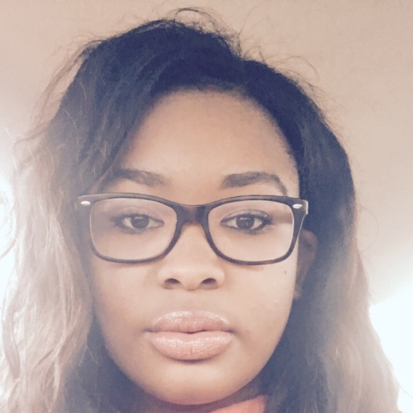Profile Picture of Alexa Clay (@alexaever) on Poshmark