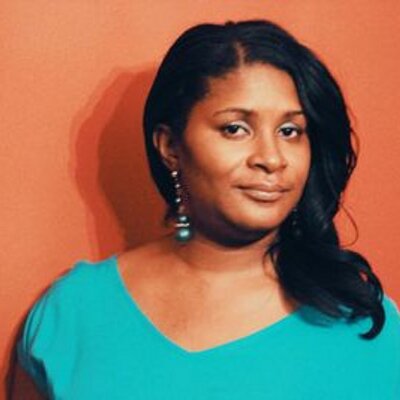 Profile Picture of Tara (@MrsPhatCheeks) on Twitter