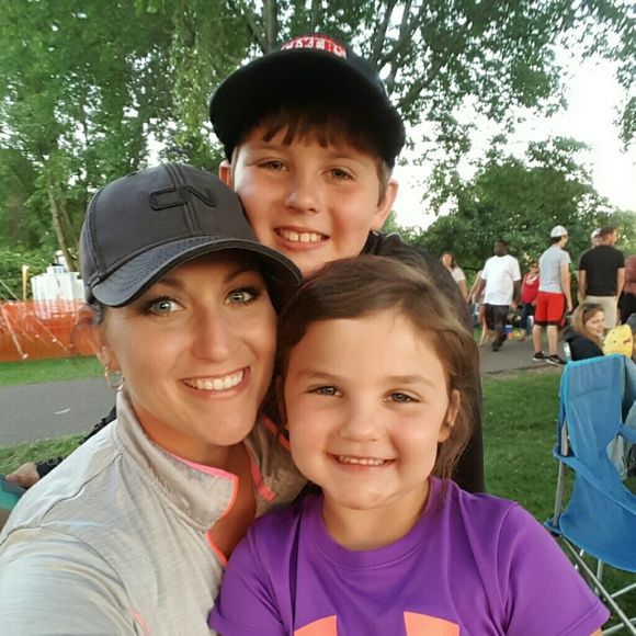 Profile Picture of Shauna Gieseking (@shauna516) on Poshmark