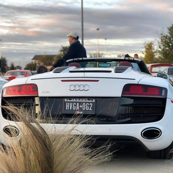 Mike Bui - Poshmark Profile Picture of Mike Bui (@mikesky_bui) on Poshmark